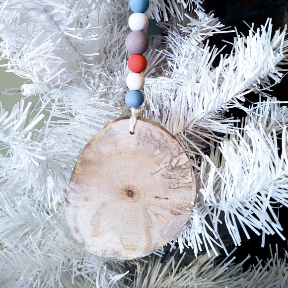 HAND CRAFTED SPRING/EASTER/HUMMINGBIRD BEADED WOOD ORNAMENT/TIERED TRAY DECOR - Picture 4 of 4